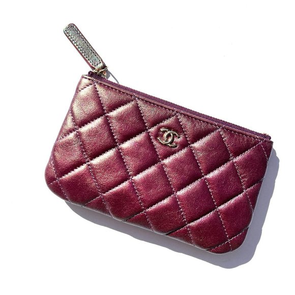Authentic CHANEL Iridescent Purple 2020 Small Quilted Zip Pouch Cosmetic O Case